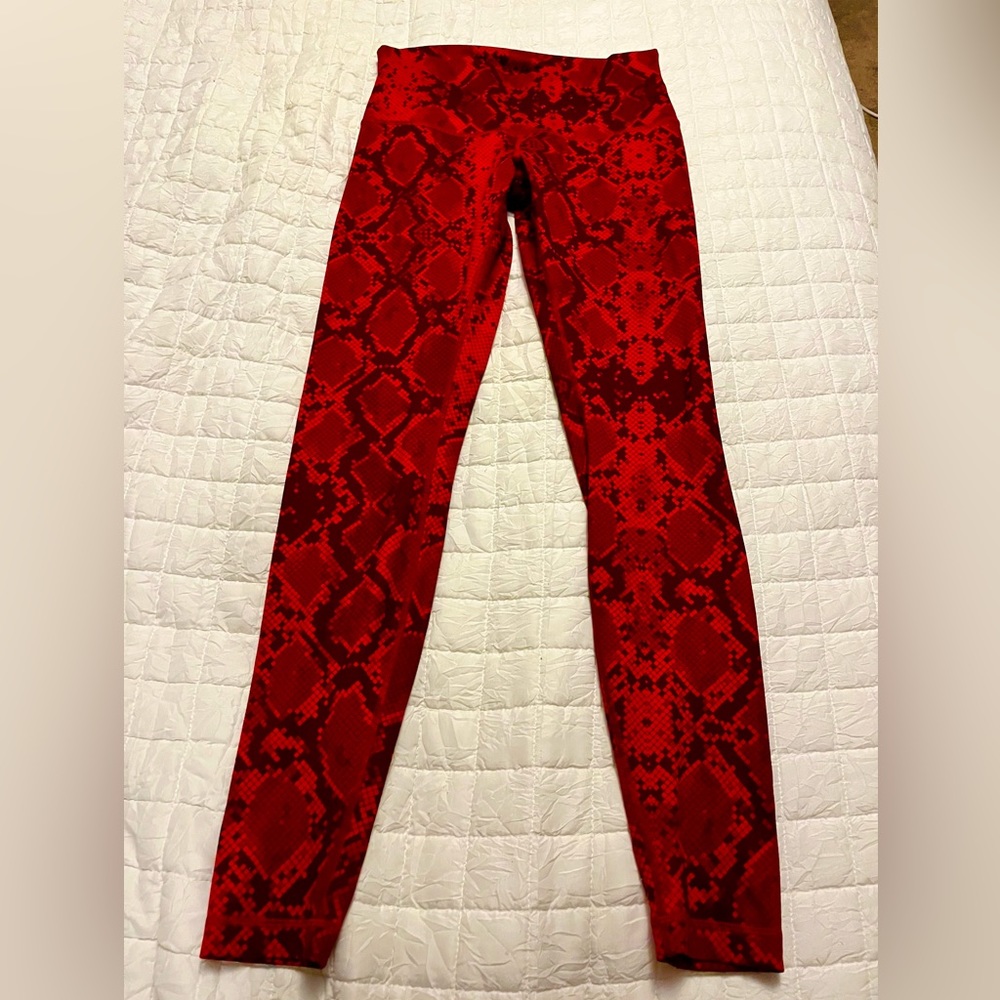 EUC LULULEMON RED SNAKESKIN LEGGINGS SIZE 12 wunder under high rise